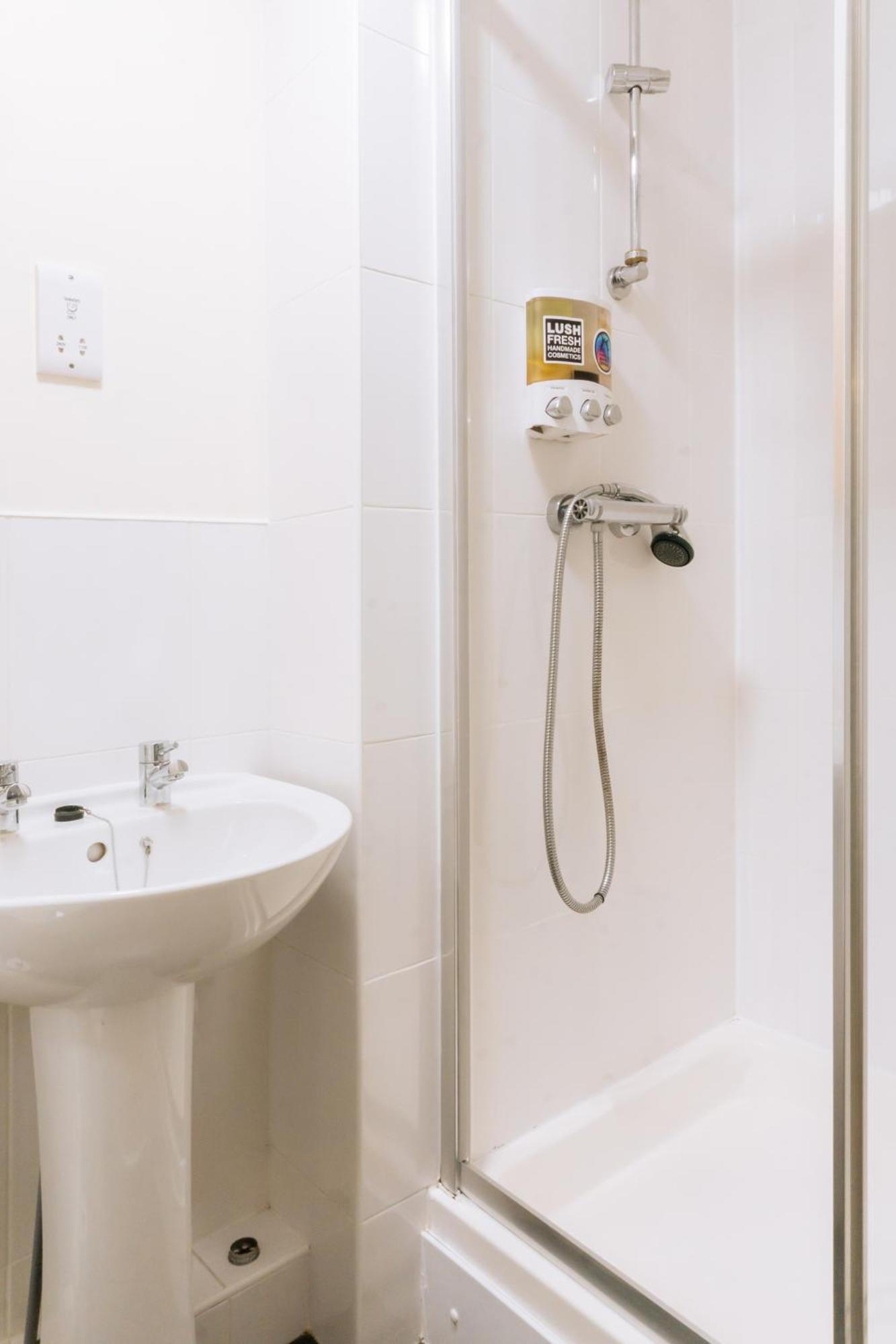 Stylish 3 Bedroom Apartment Near Hollyrood Park EDI Kültér fotó